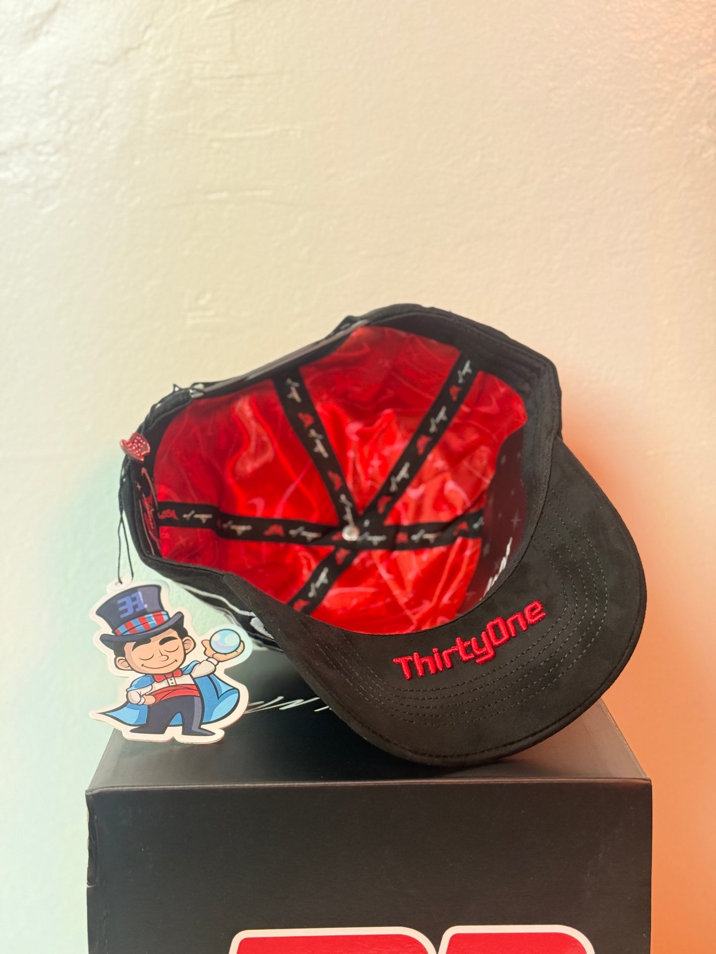 EL MAGO - 31 HATS